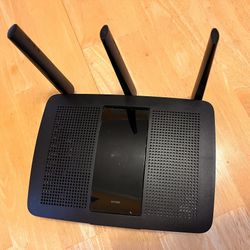 Linksys dual-band WiFi router