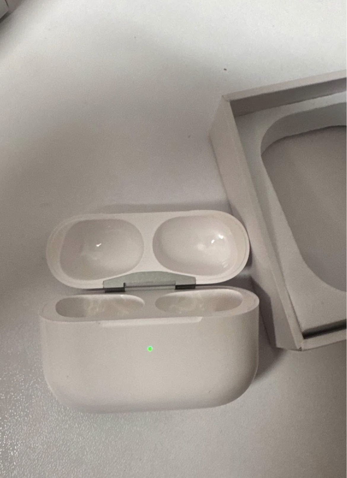 AIRPODS PRO CHARGING CASE ONLY