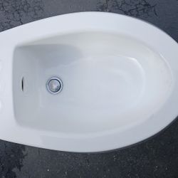Kohler Bidet W Faucet And Drain 