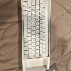 Apple Magic Keyboard 
