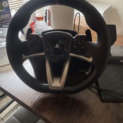 Gaming steering wheel and pedals 
