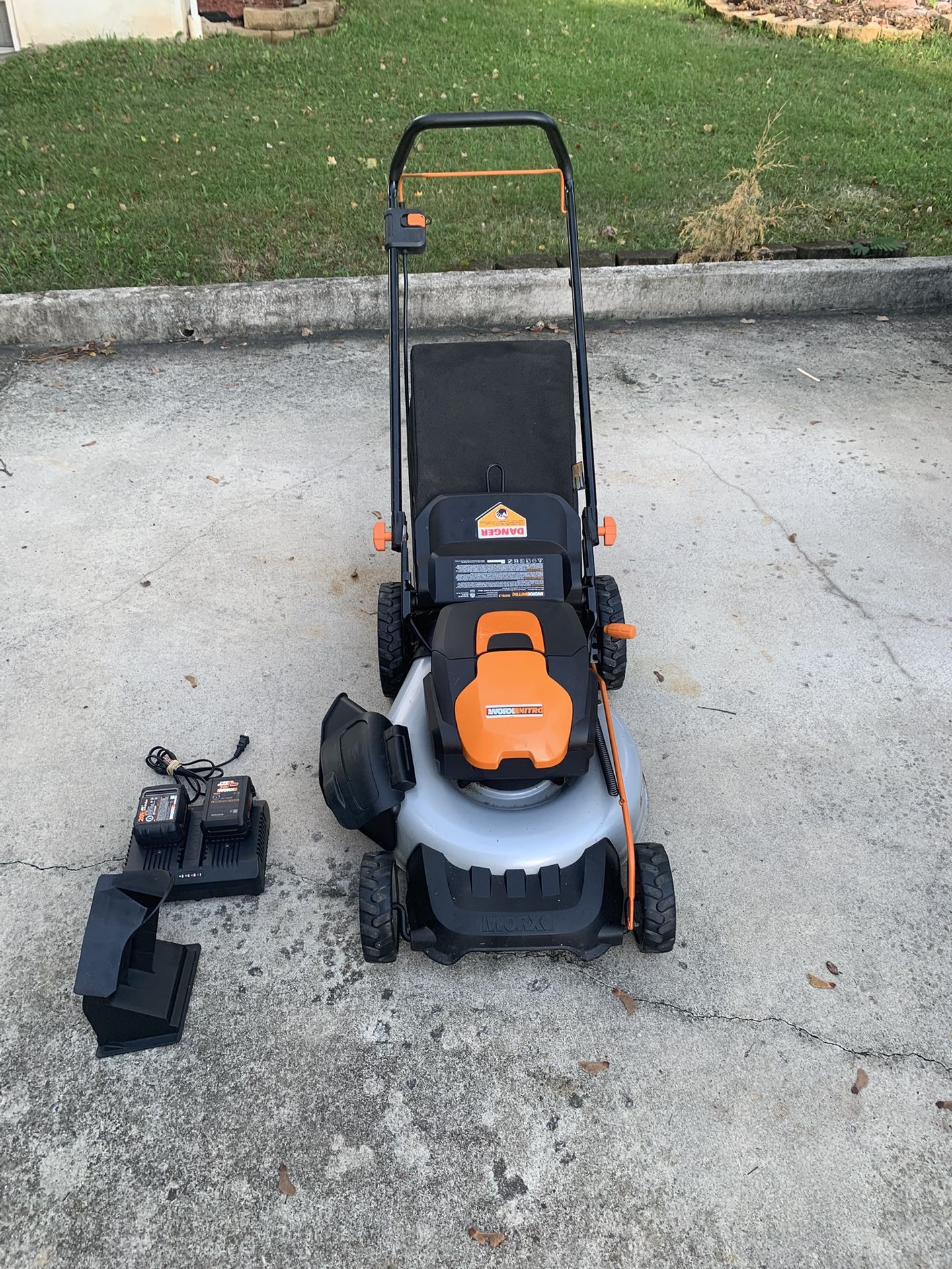 WORX Nitro 19" 40-Volt Cordless Push Lawn Mower