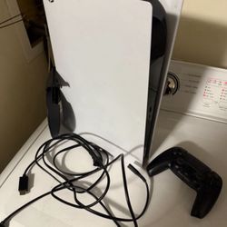 Ps5 comes with controller, HDMI, and power cord Barely used 