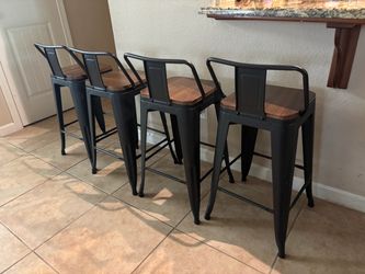 4 Countertop Metal Barstools