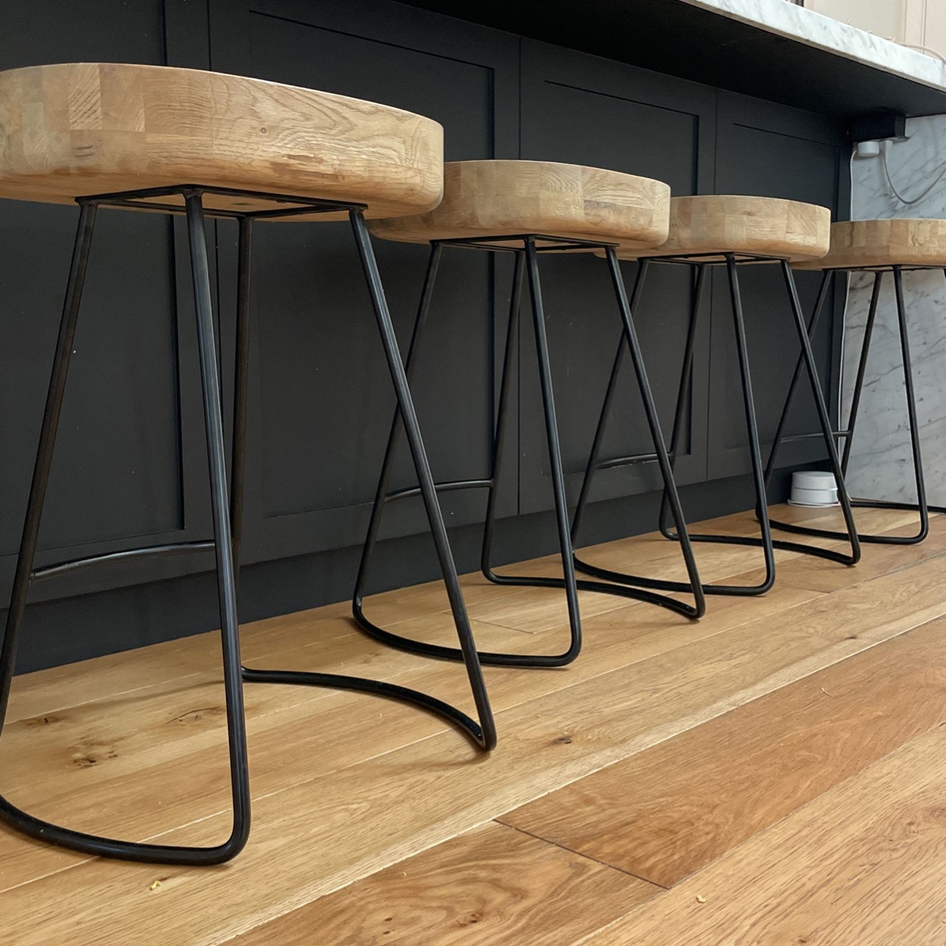 set of 4 PERFECT CONDITION RESTORATION HARDWARE counter stools