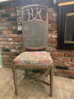 VERY UNIQUE CHAIR/EXCELLENT CONDITION