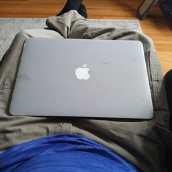 Mac Air Laptop