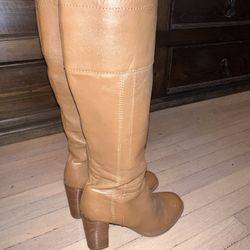 Nine West Leather Brown Boots Women’s Size 8! Very Comfortable 