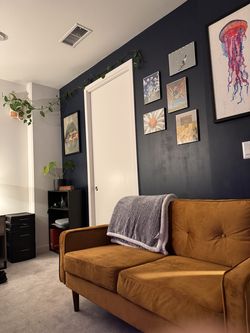 Wayfair 2-Seat Loveseat / Small Sofa – Great Condition