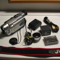 JVC GR-DVL315U MiniDV Tape Video Camcorder Camera & Cassette Playback Player Transfer