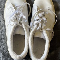 Vendo Nike $ 30 // Size 8 