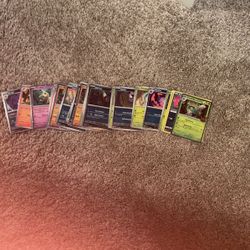 Pack of 29 Pokémon cards