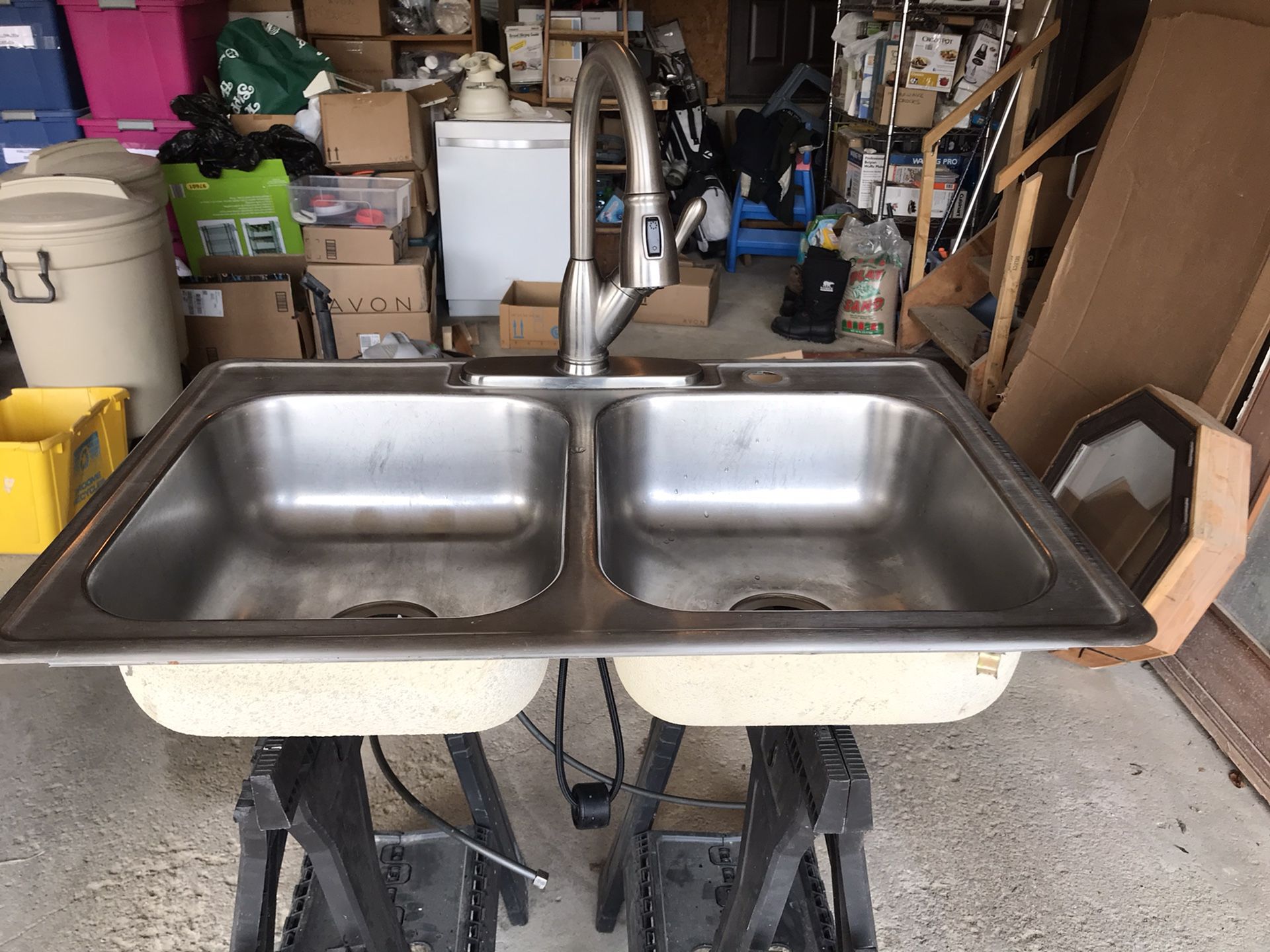 Stainlesssteel Double Sink w/Delta Faucet, Pick Up Only