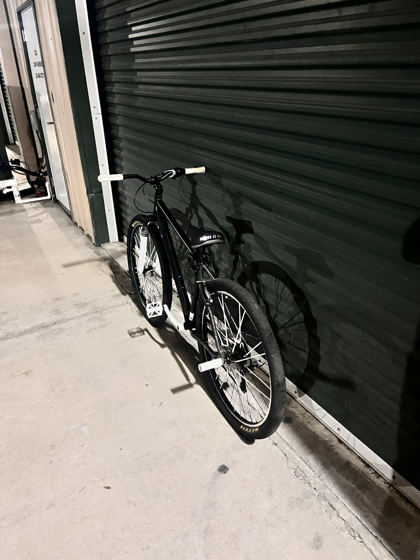 c100 29 inch wheelie bike