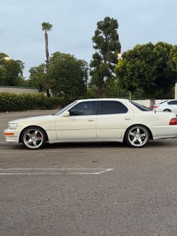 1994 Lexus LS 400