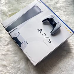 Sony PlayStation 5 Console (Disc) + Call Of Duty Modern Warfare 2