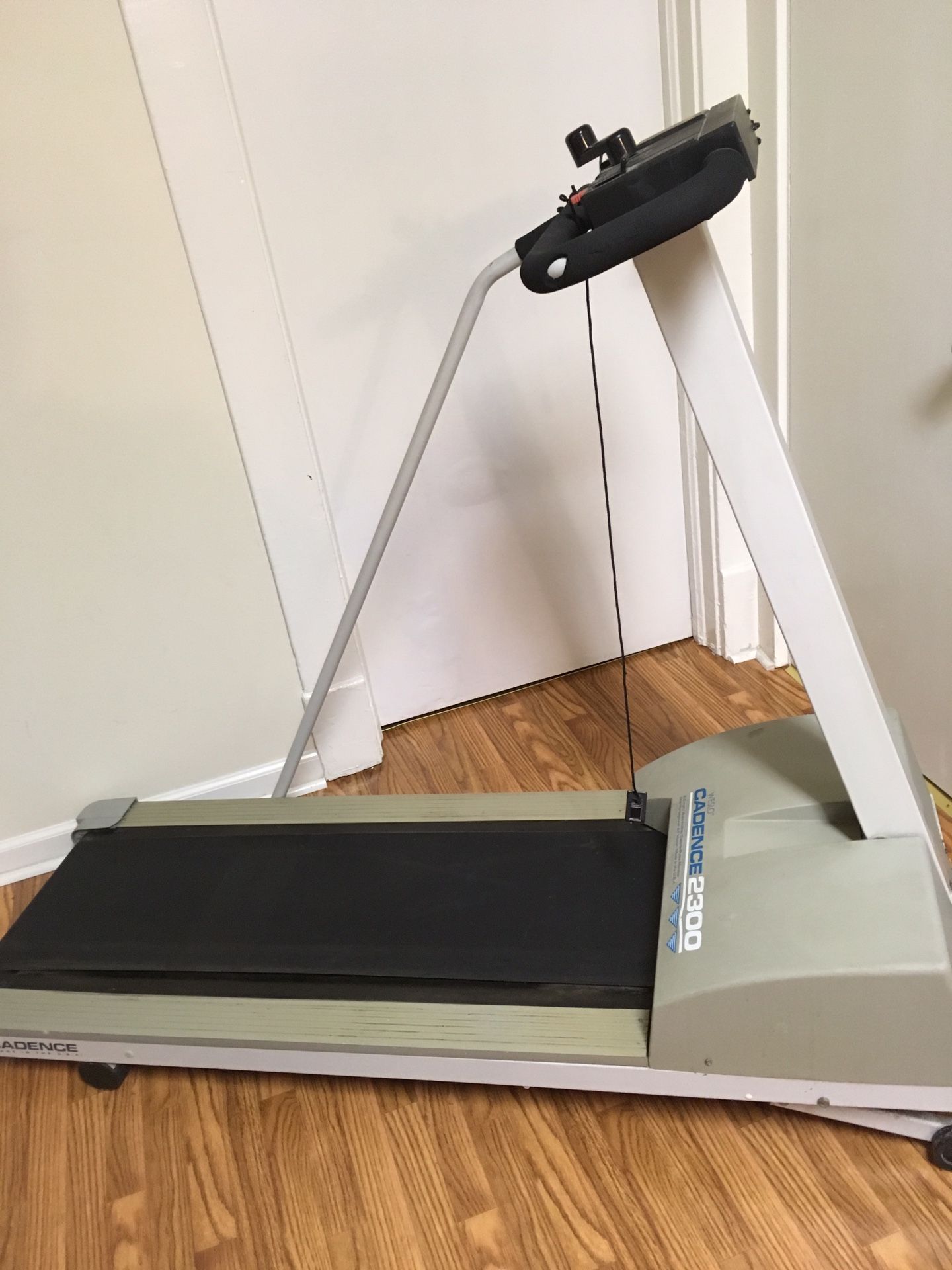 Treadmill- Cadence 2300