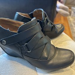 Black leather ankle boots with wedge heel size 6 1/2