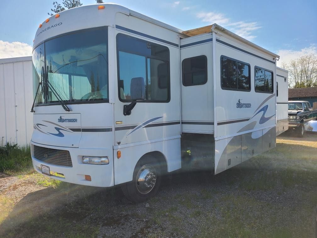 2005 Winnebago Sightseer 35N