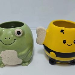 Set of 2 Small Glazed Ceramic Novelty Animal Flower Pots Frog Green & Bee Yellow