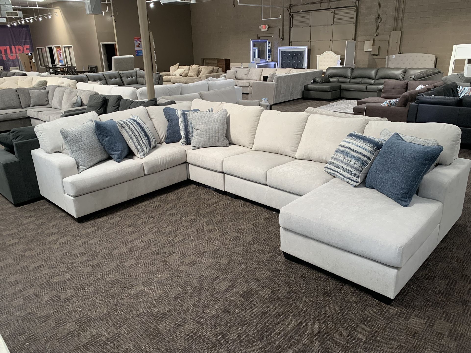 Big Cream White Sectional NEW