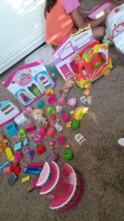 Shopkins goodies