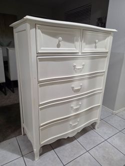 White 6 drawer STANLEY dresser chest