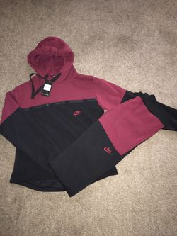 Women’s Nike jogger set