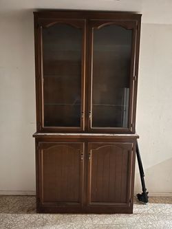 Large display cabinet
