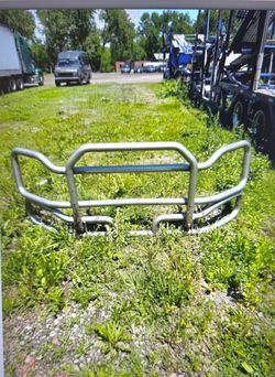 Deer Gyard Bumper w/ Bracket for Kenworth T (contact info removed)+/Peterbilt (contact info removed)