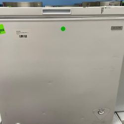 MAGIC CHEF HMCF7W4 7.0 cu. ft. Chest Freezer WUM