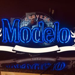 Modelo Neon Signs  
