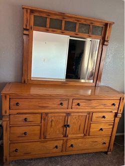 High End Large Solid Oak Furniture Set - 2 Dressers and 2 Nightstands