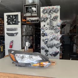 2015 To 2017 Subaru Legacy Headlight Passenger Side Assembly #1148 FH304