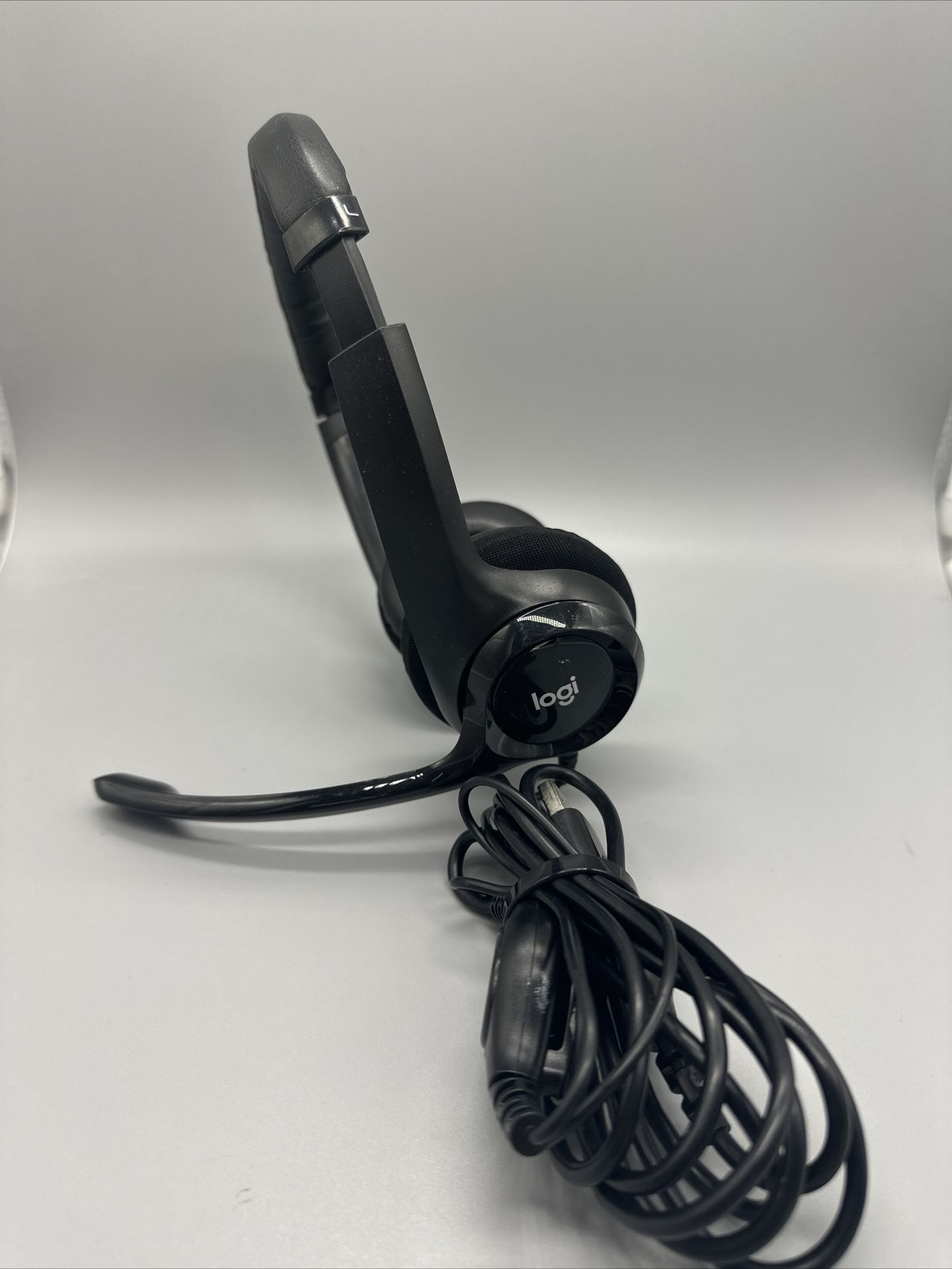 Logitech Logi Headphone Headset Wired Black USB Padded Ears Volume Control Chat 