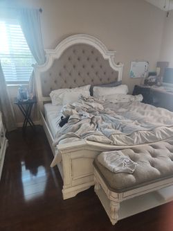 Country/farmhouse King Bedrame And Bench