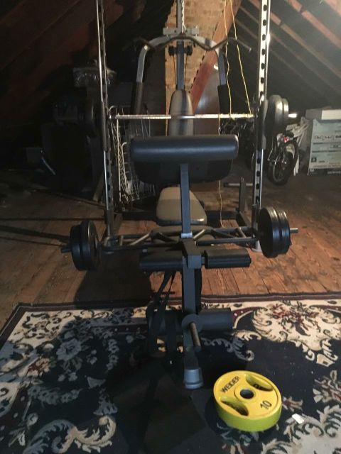 Home gym with some weights