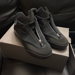 Black Shai Butter Size 12