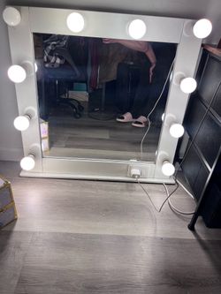 OBO-Hollywood Vanity Mirror with Lights – White (Great Condition)