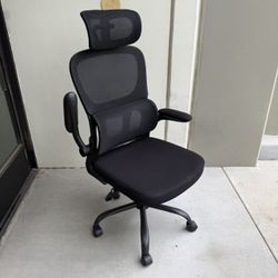 New In Box Office Computer Mesh Chair With Adjustable Lifting Armrest And Headrest 