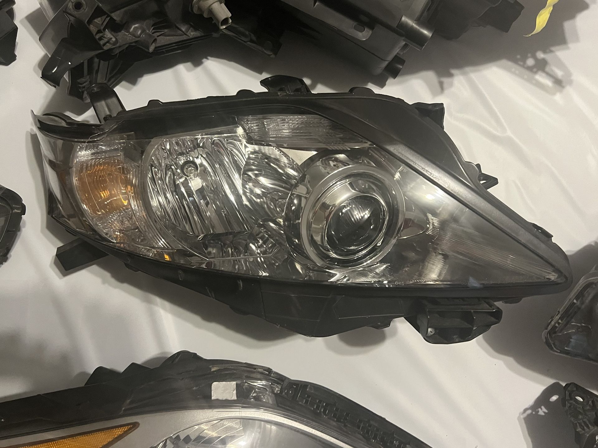 OEM Lexus RX350 PASSENGER side headlight 2011