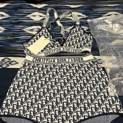 bathing suit sz L & xl habla espanol