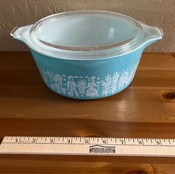 Pyrex Amish blue & white butterprint casserole dish 1.5 qt