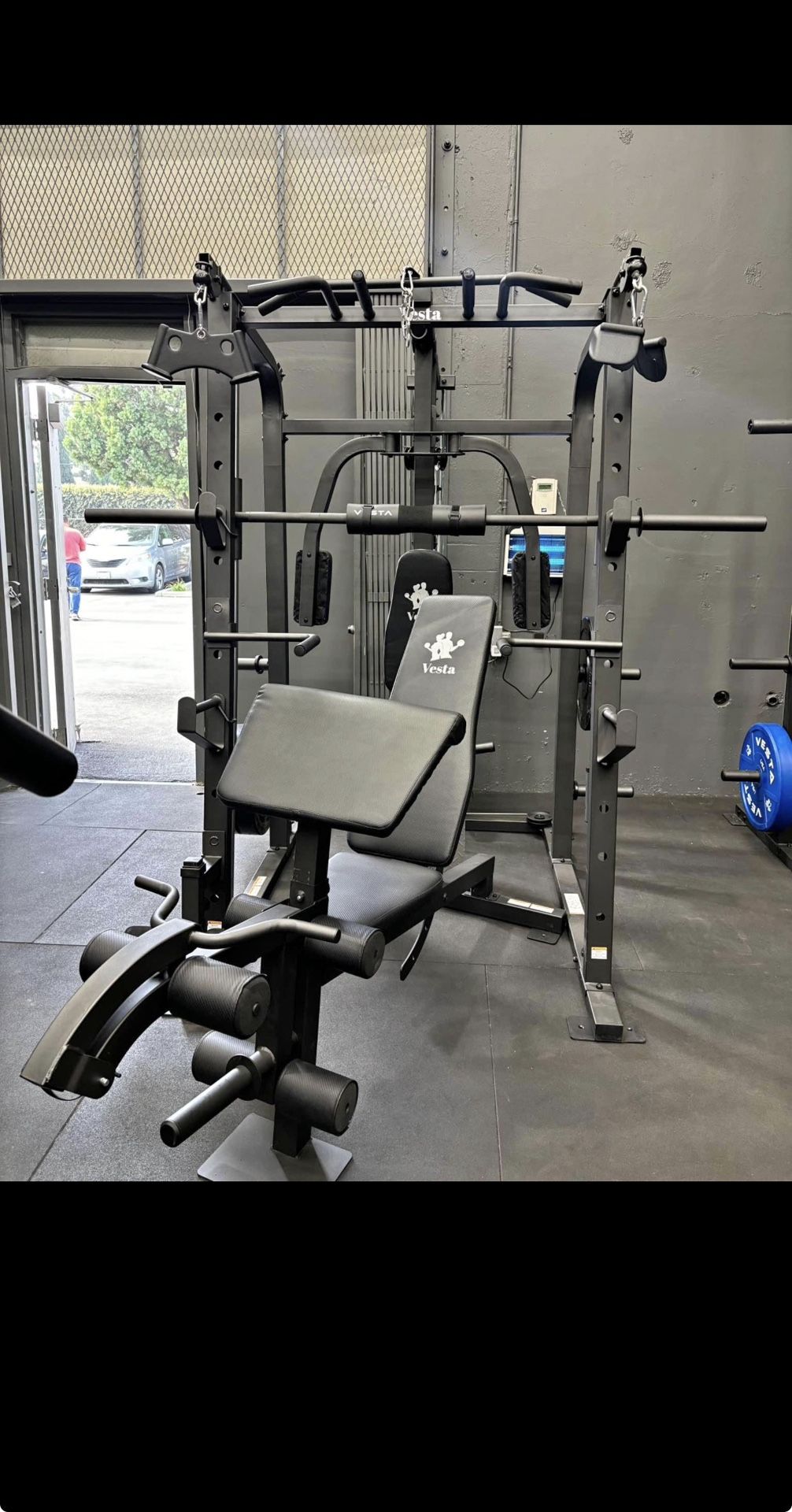 Smith Machine w FID Bench Vesta Fitness