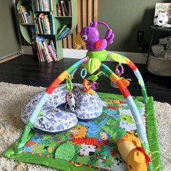 Boppy, Tummy Time Mat, Bag Of Clothes 3-6m