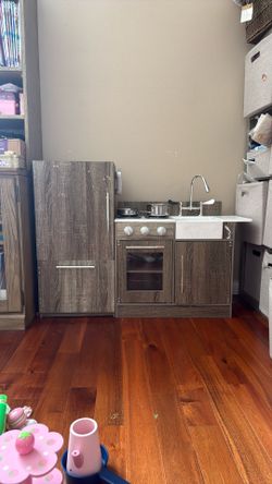 Teamson Kids Exclusive Little Chef Chelsea Modern Wooden Play Kitchen Gray Wash