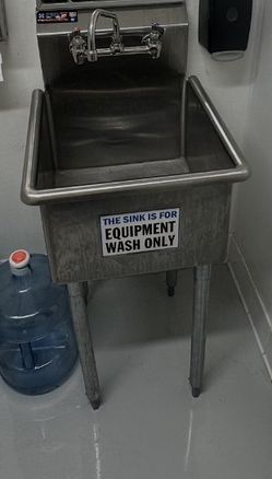 Stainless Steel Commercial Utility Sink — Single Compartment