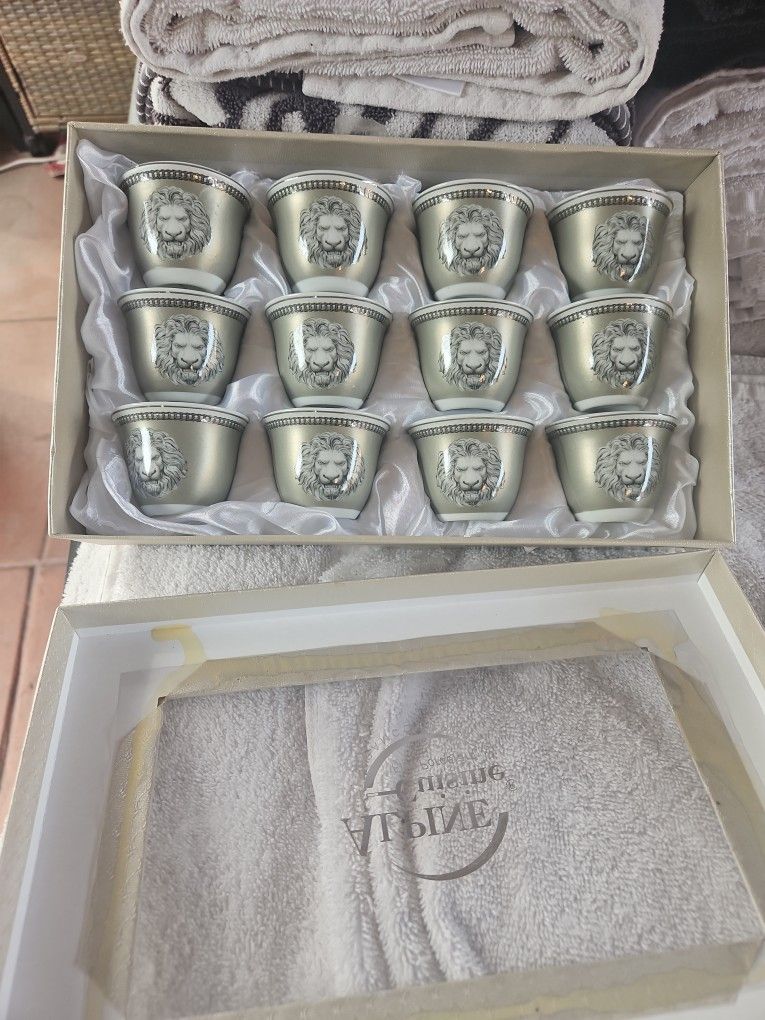 Porcelain Oriental Tea Cups