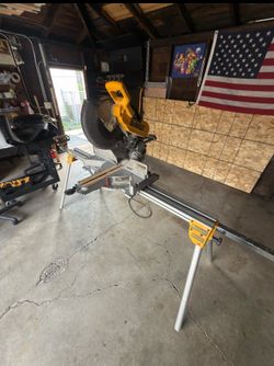 DEWALT Miter Saw with Stand
