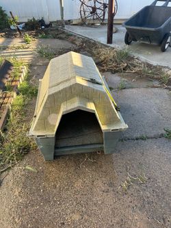 Medium sized dog house.
